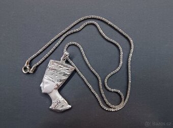 Stříbrný (925) řetízek s přívěskem Nefertiti