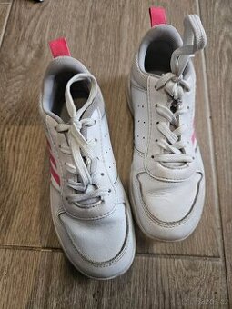 Dívčí tenisky zn. Adidas