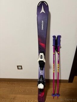 Týden jeté lyže značky Atomic 110 cm plus hůlky Leki