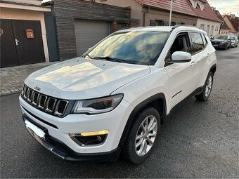 Prodam Jeep Compass 1.3 T-GDi  2021 Najeto: 33 000 km •