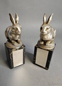 Krásné starožitné zarážky na knihy.