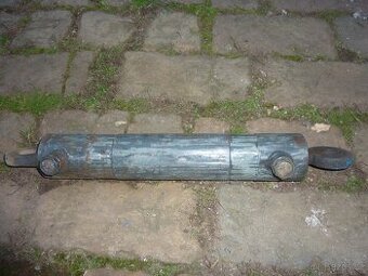 Pístnice hydraulická