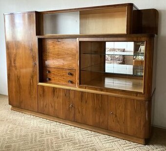 Sekretář s vitrínami (50. léta)