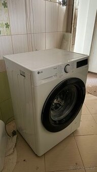 Pračka LG FA2S8V3GN6W 1,5 roku v záruce
