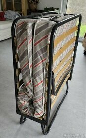 Skládací postel Jysk | 90x200 + rošt a matrace