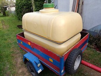 Plastová nádoba na víno 500 litrů, silný plast, Brno