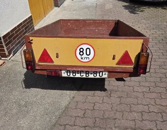 Přívěsný vozík za auto
