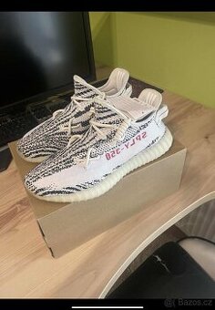 Adidas yeezy boost 350 ZEBRA / velikost 45 / 9,5/10 TOP stav