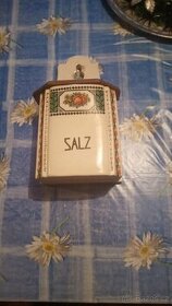 Starozitna solnicka na zeď.. - 1