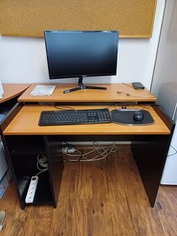 Stul pod PC