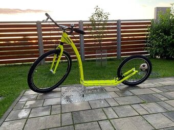 Kolobezka Kostka Tour Max