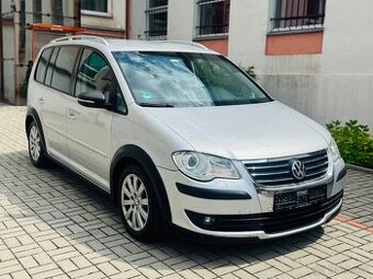 Volkswagen Touran Cross NOVÁ STK