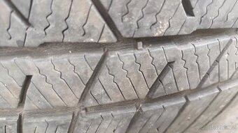 Pneu Barum Polaris 215 55 R 16 H 97 XL