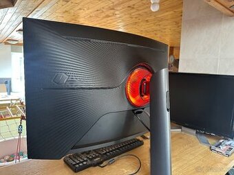 Samsung Odyssey G7 32”