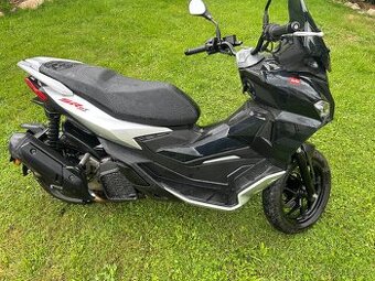 APRILIA SRGT 200