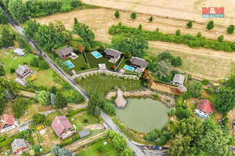 Prodej pozemku k bydlení s rybníkem, 3217 m², Cheb