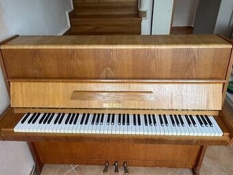 Pianino Petrof