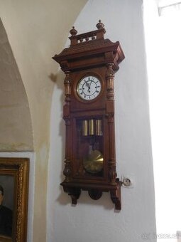 Hodiny čtvrťové pendlovky Wien