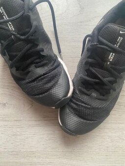 Pěkné boty Nike velikost 40-PC 1200,-