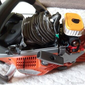 Nová Husqvarna 562 XP.