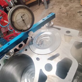 F1AGL411-Repasovaný polomotor