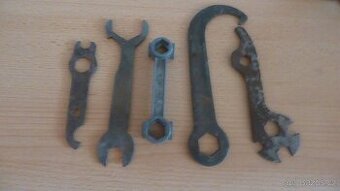 cyklo moto staré klíče