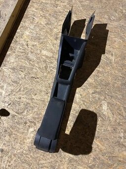 Peugeot 308 sw středový panel s opěrkou