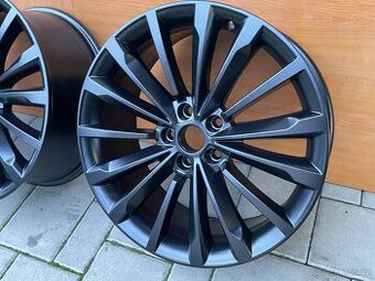 Phoenix Trinity..orig.skoda Superb3V  5x112  8j x19   ET 44 