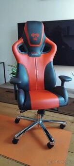 PRODÁM Herní křeslo - 1