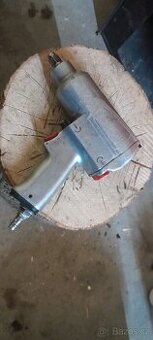 Razovy utahovak pneumaticky Wurth