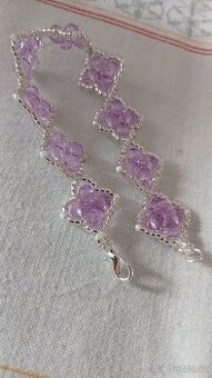 Nový šitý náramek bižuterie