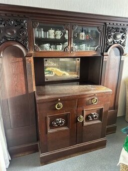 Starožitný příborník