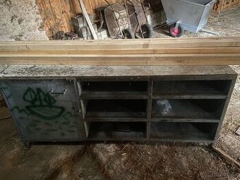 Ponk, pracovní stůl