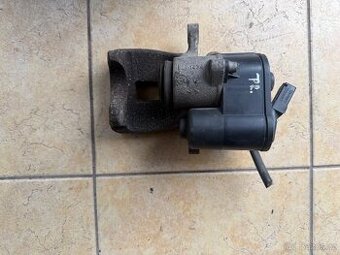 VW Passat B6 pravý zadní el. brzdič