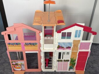 Domeček pro panenky, zámek Ledové království