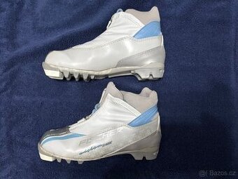 Boty na běžky vel 38 NNN