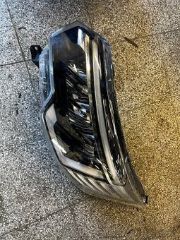 Světlomet Renault Trafic