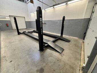 Hever čtyřsloupový