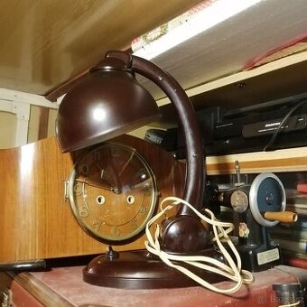 Bakelitová lampa