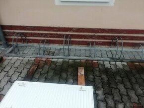 Prodám masivní stojan na kola