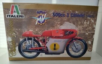 MV Augusta 1:9 Italleri tři válec.