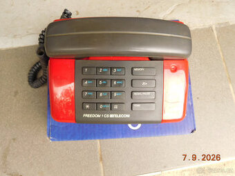 tlačítkový telefon