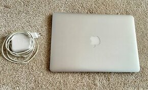 MacBook Air 13" - 1