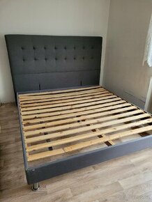 Postel 180x200 (bez matrace)