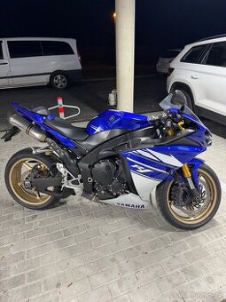 Yamaha R1 big bang