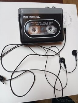 Starý audiopřehravač Inernationál - 1