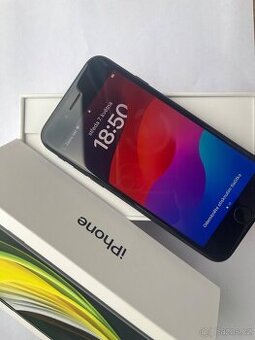 Apple Iphone SE (2020) 64GB Černý - stav A (výborný)