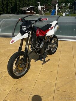 Husqvarna sm 610 najeto pouze 6 840 km