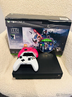 Microsoft Xbox One X 1TB + 2 ovladače