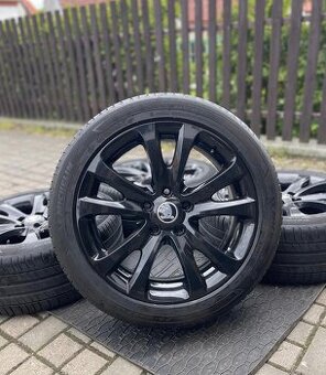ORIGINÁL Alu Škoda TRIFID R17, 5x112 - TOP STAV, LETNÍ PNEU